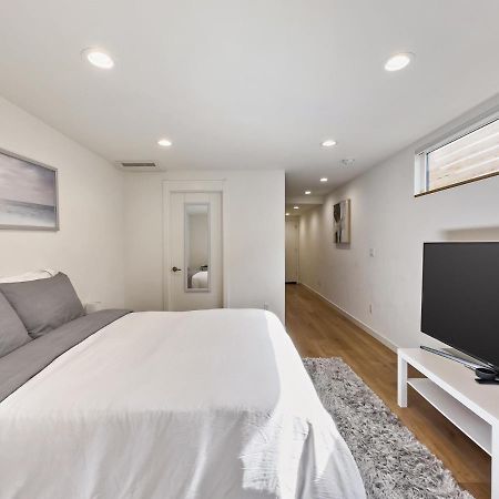 Modern Apartment Near Light Rail Seattle Exterior photo