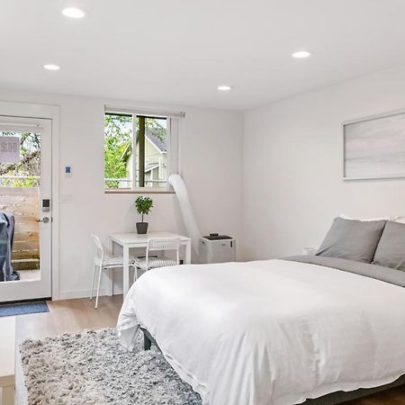 Modern Apartment Near Light Rail Seattle Exterior photo